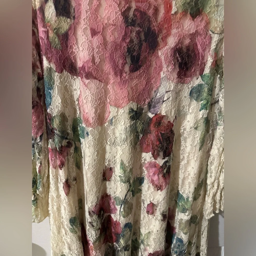 Lacey Hi Lo Top 🌺 - Picture 4 of 4